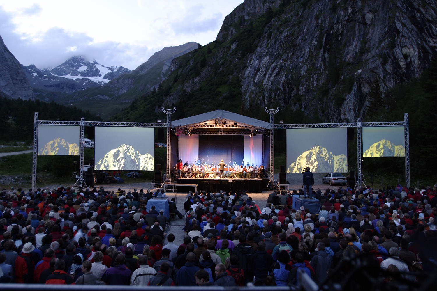 soundservice-fue-2000